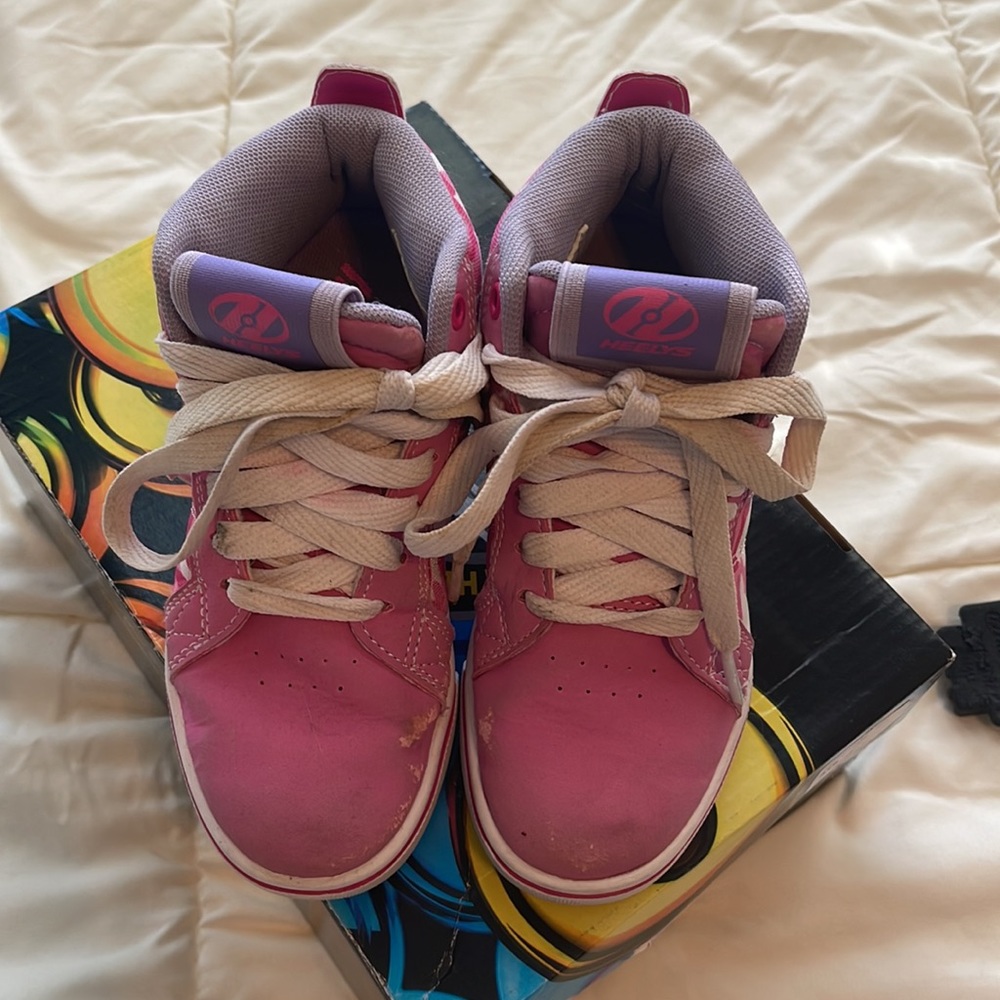 Girls Heelys - Picture 2 of 8